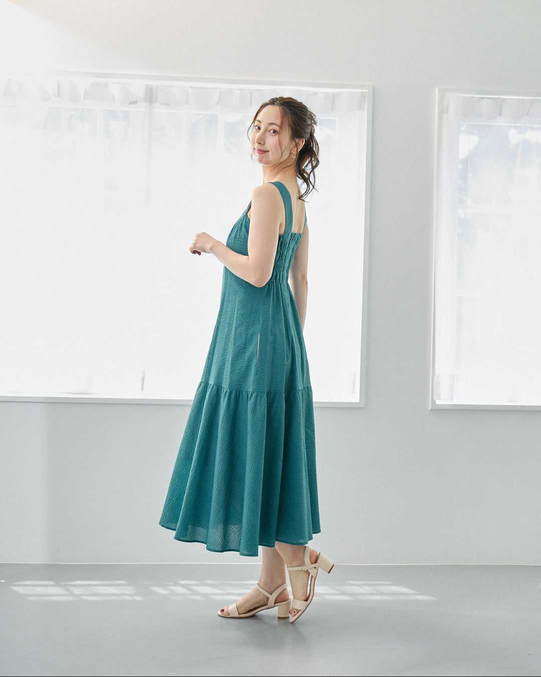 並木道の散歩DRESS