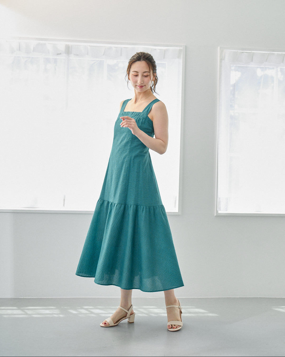 並木道の散歩DRESS