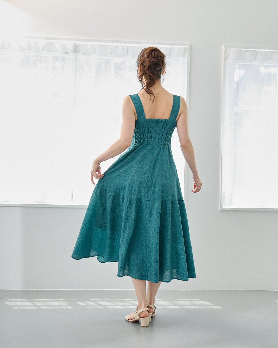 並木道の散歩DRESS